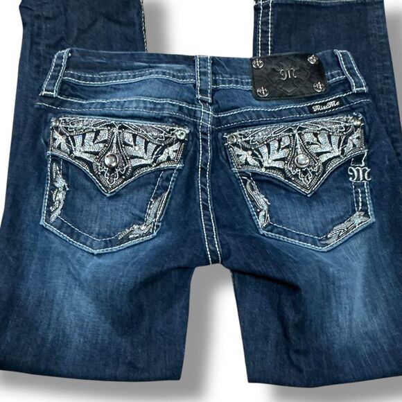 Miss Me JE5909C7 Dark Washed Signature Cropped Blue Jeans - Picture 2 of 8